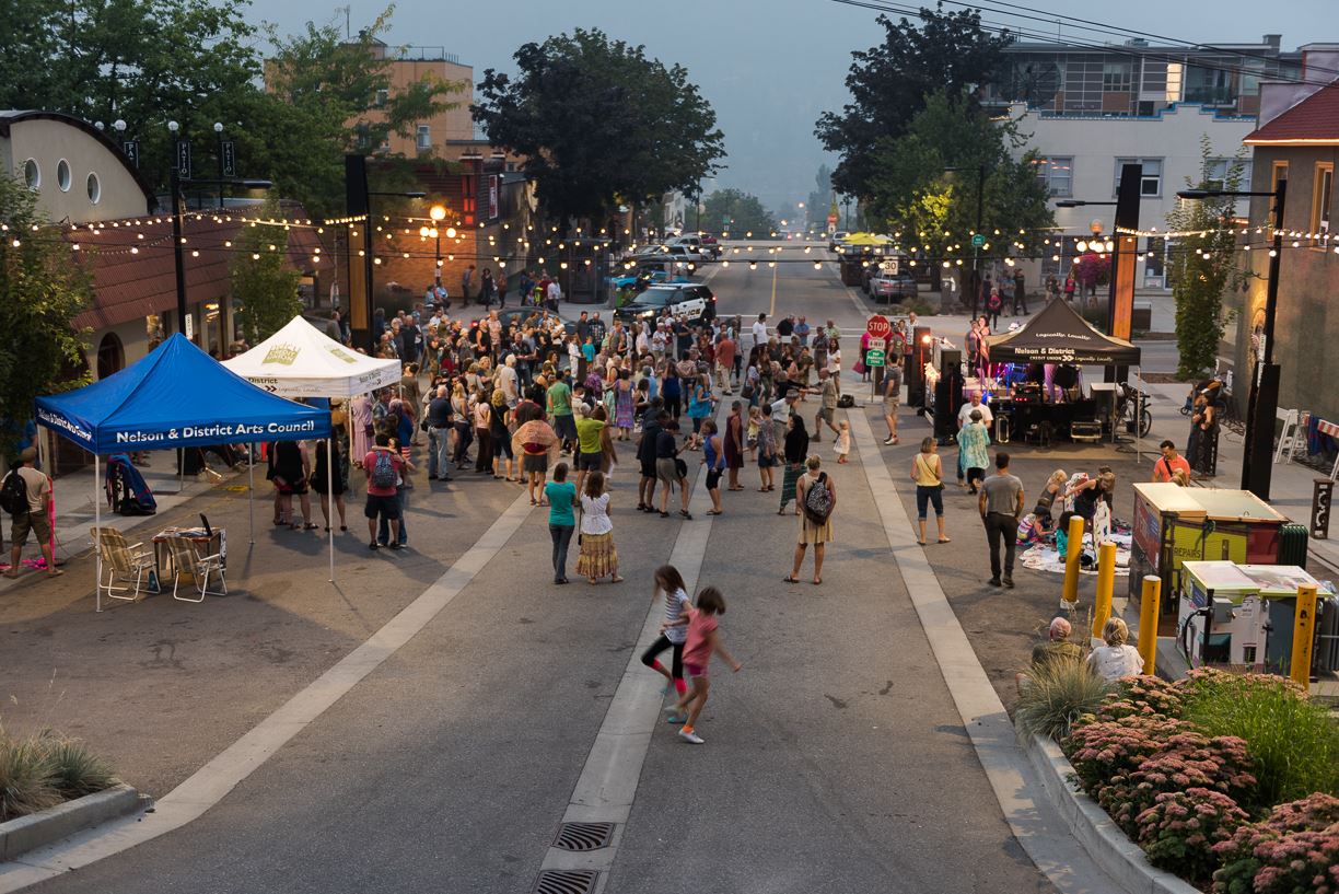 Hall_Street_Plaza_RobRichardson